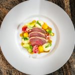Sashimi-Thunfisch & marinierte Gartengurke mit luftgetrocknetem Parmaschinken
