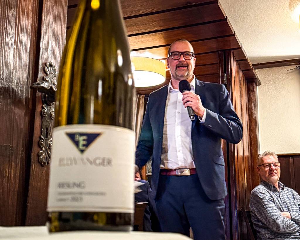 Oberbürgermeister von Weinstadt Michael Scharmann mit Grußwort